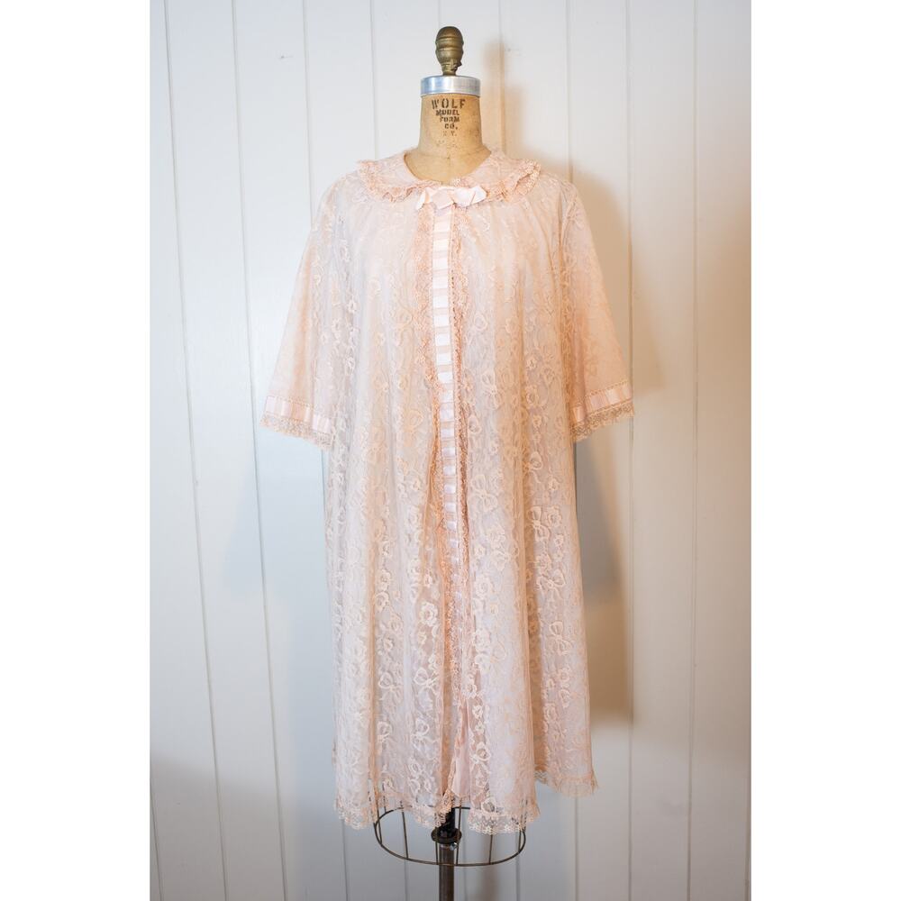 Vintage 1950s Pink Blush Lace Robe Coquette Bridal Dressing Gown Lingerie Med